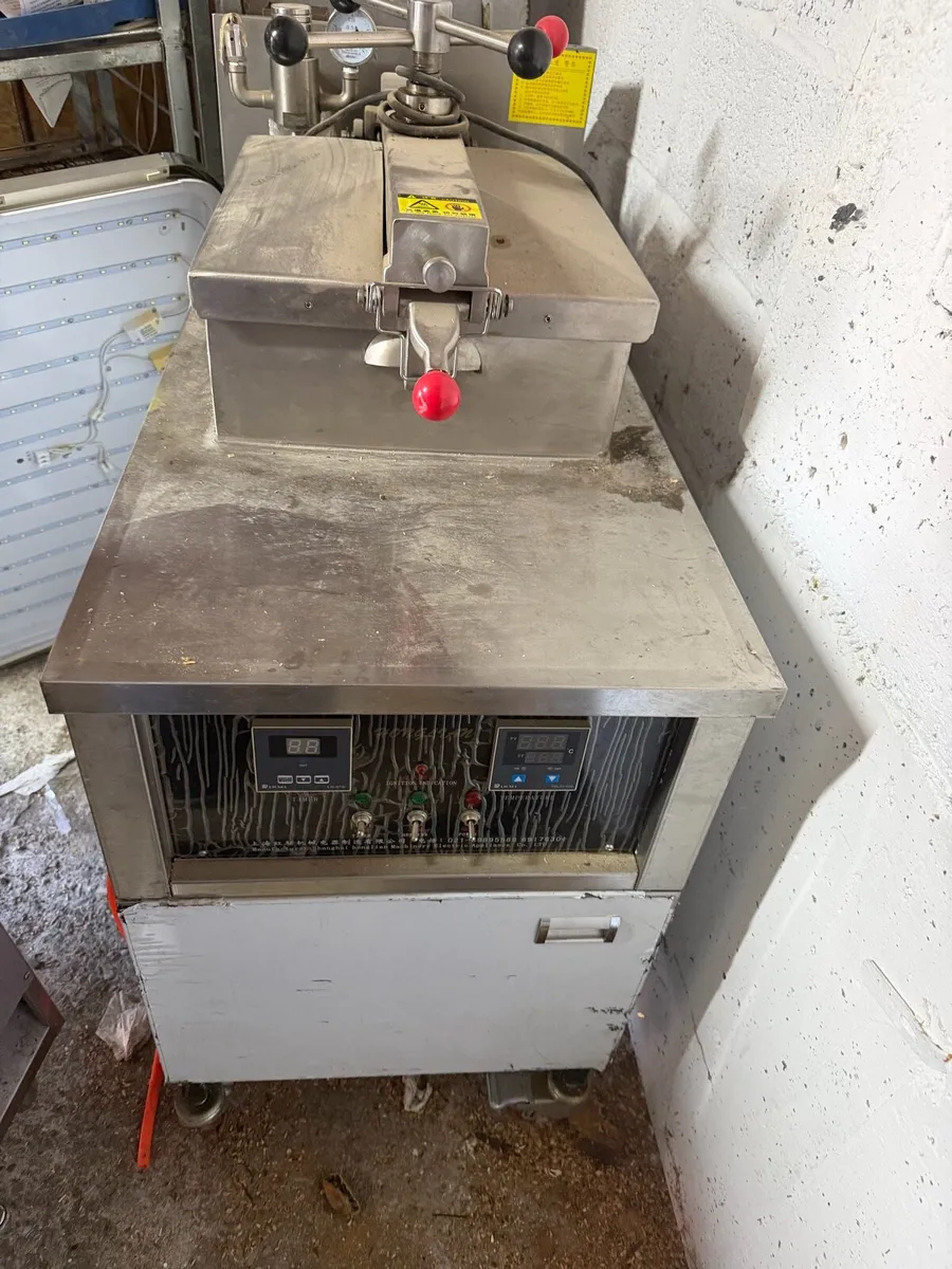 Catering equipment, pizza oven , dough machine, et - Image 3