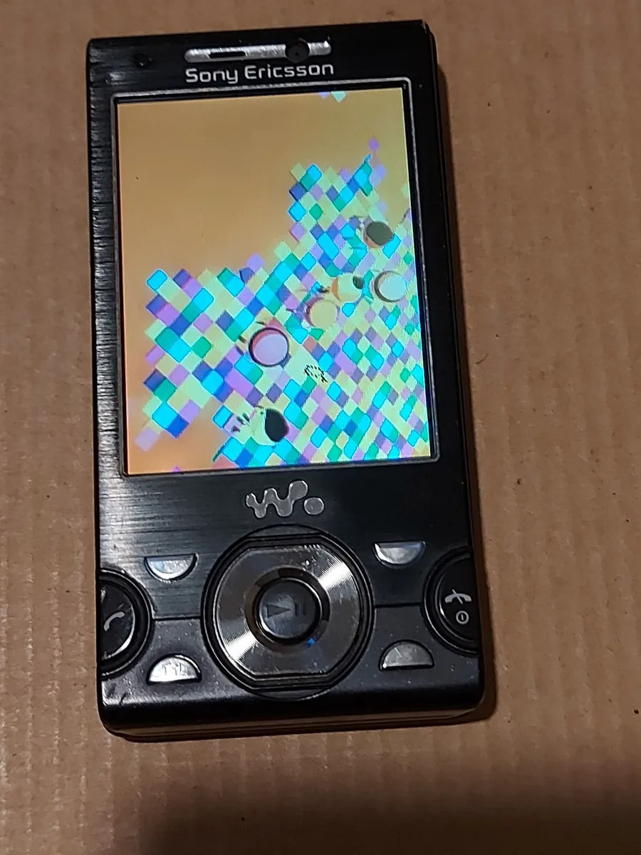 Sony Ericcsson Slider Phone, Model W995, 3 network - Image 1