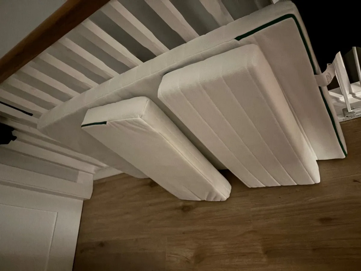 Extendable kids bed and mattress - Image 3