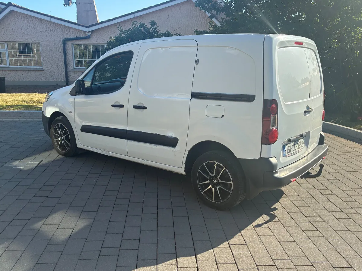 2015 Peugeot Partner *new doe today 8/27* - Image 4