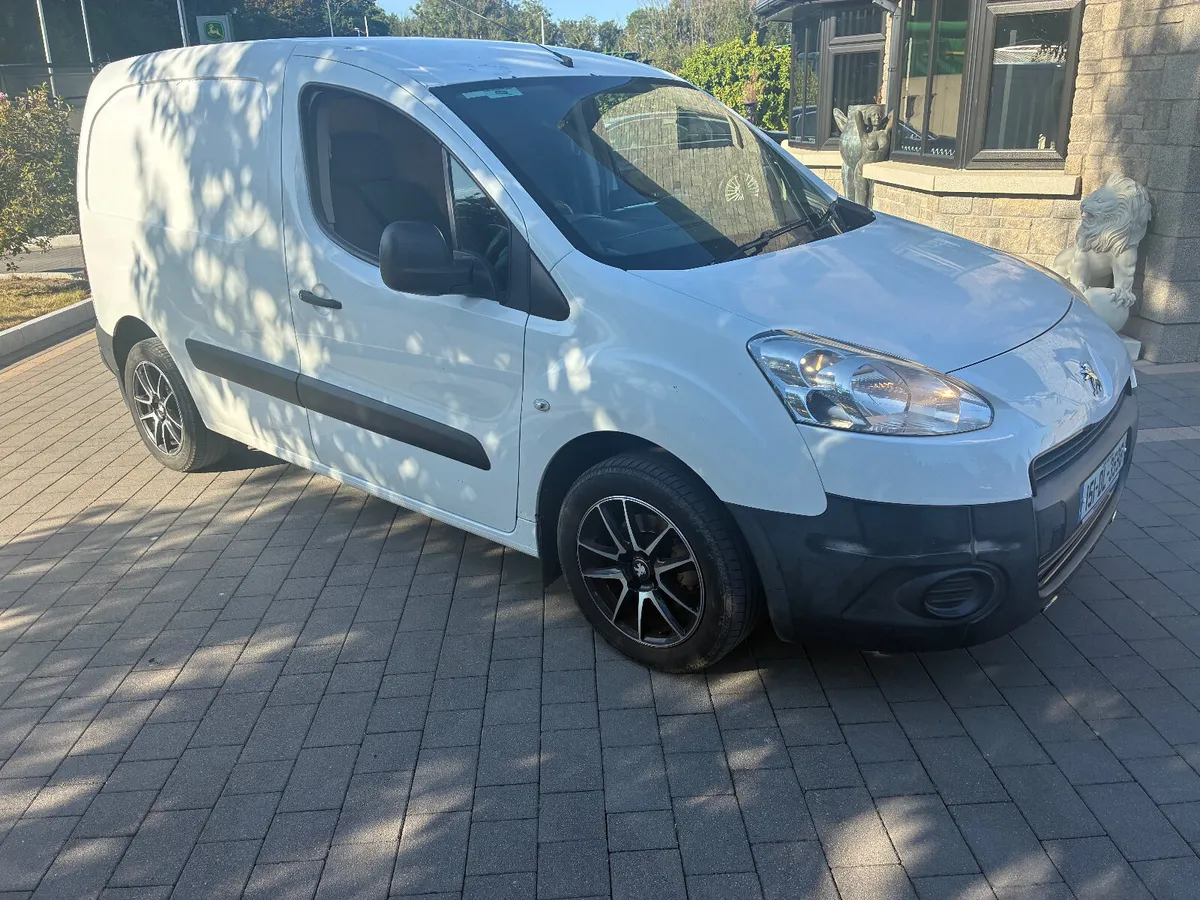 2015 Peugeot Partner *new doe today 8/27* - Image 2