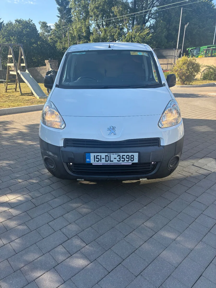 2015 Peugeot Partner *new doe today 8/27* - Image 3