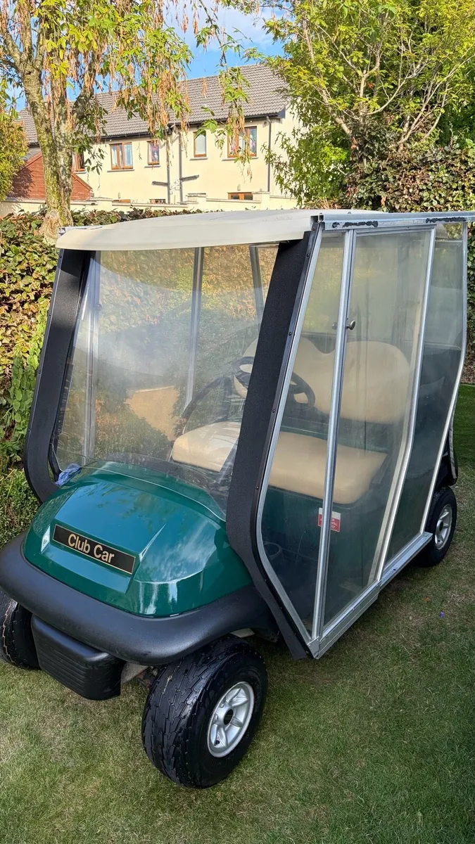 Club car - Image 1