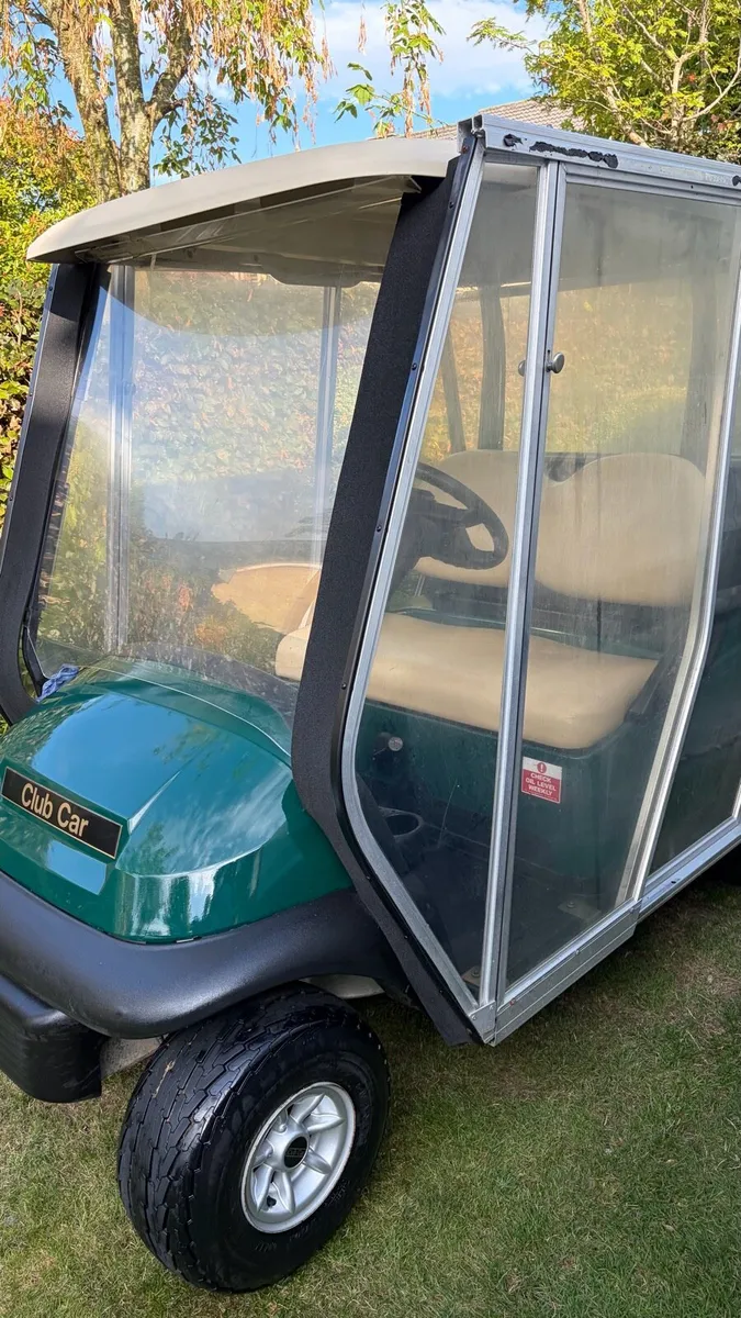 Club car - Image 4