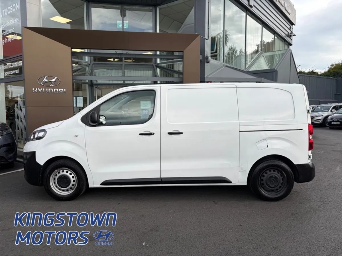 Opel Vivaro 1.5 100ps 5DR - Image 3