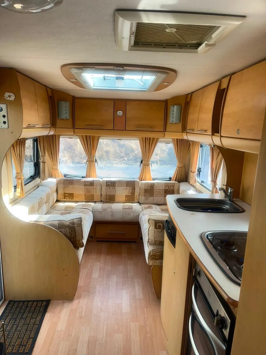 Bailey 4/5 berth fixed bed & Full Awning - Image 4