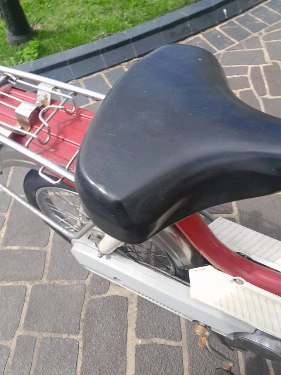 Honda scooter - Image 1