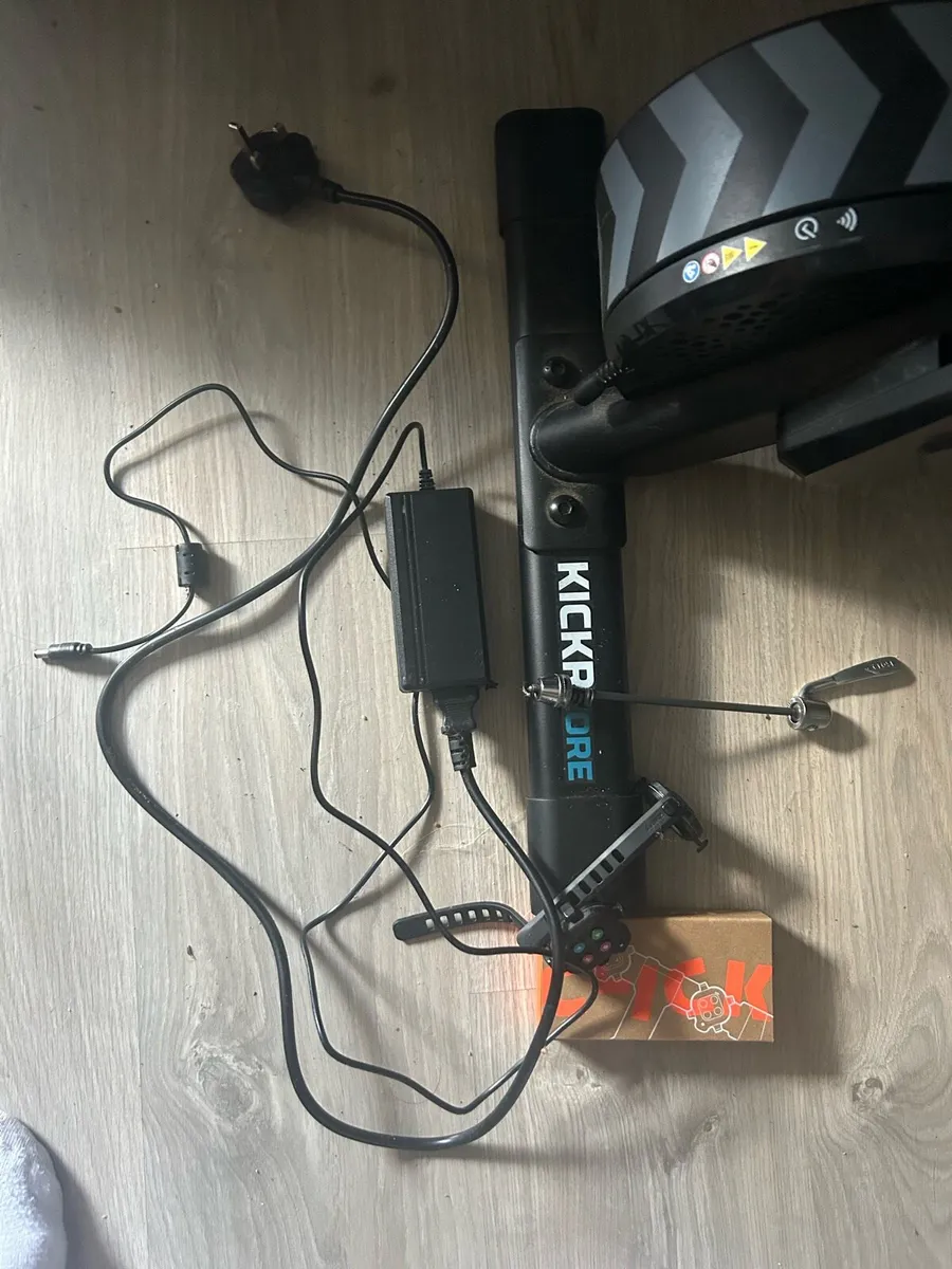 Wahoo Kikr Core with Zwift Cog and click - Image 4