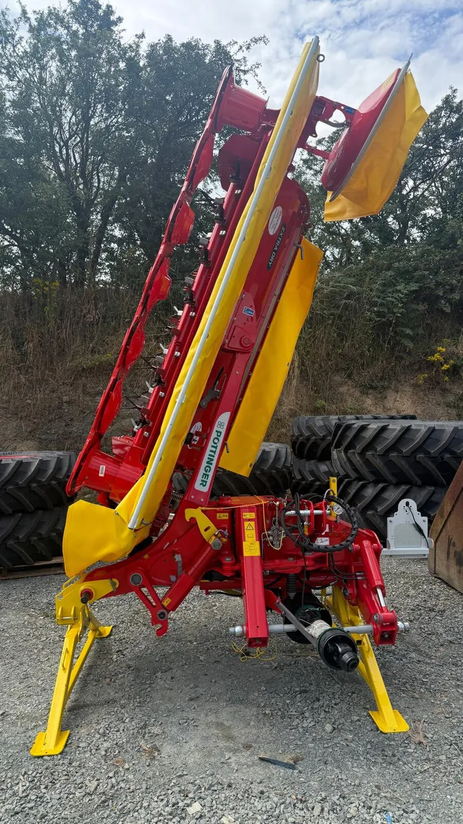 New Pottinger Novacat 302 ED - €19,917 + VAT - Image 1