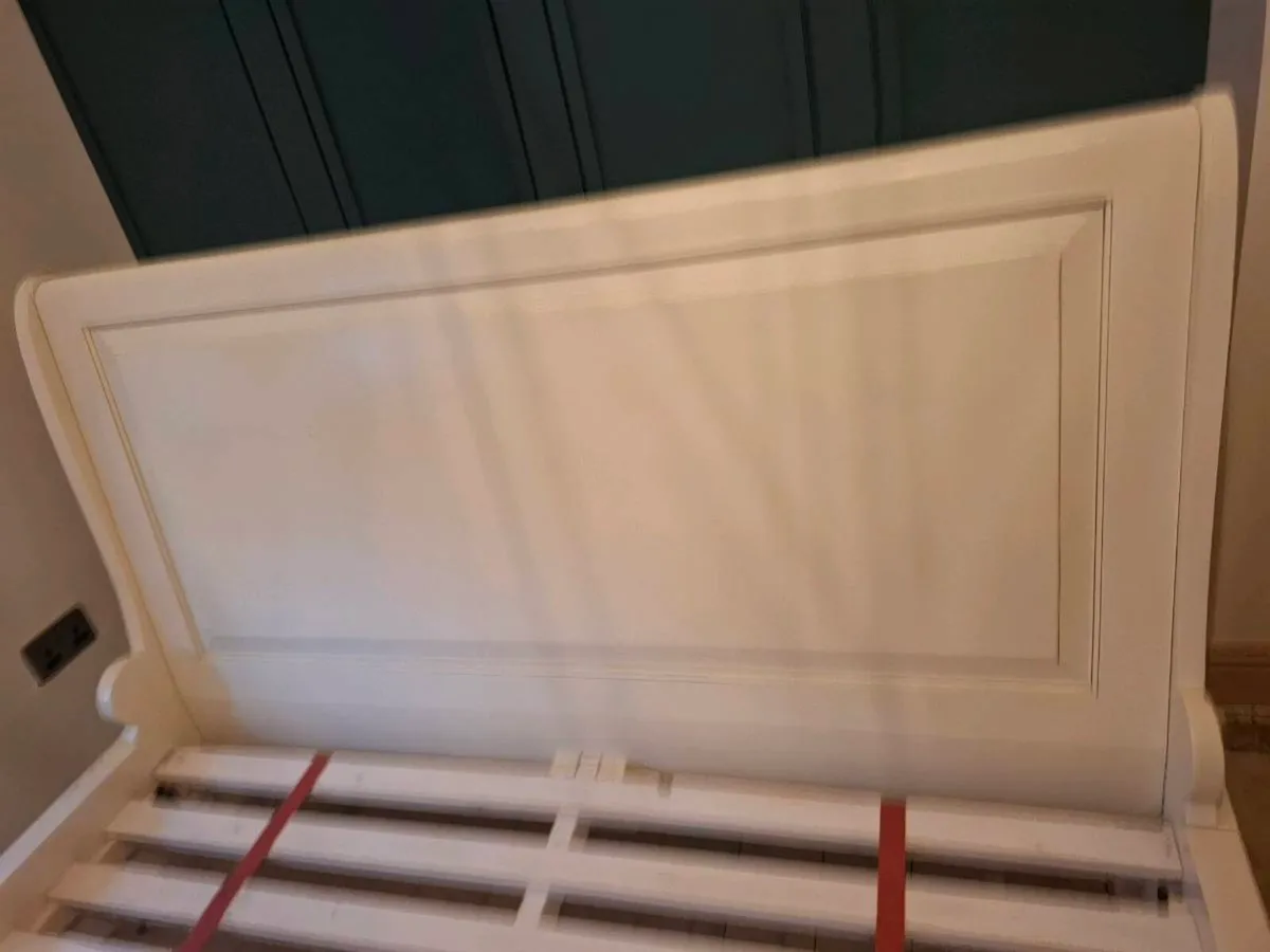 King size bed - Image 4