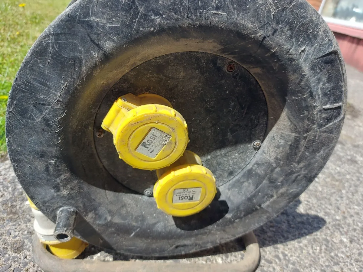 Builders Outdoor Electric Extension Lead Reel, - Image 2