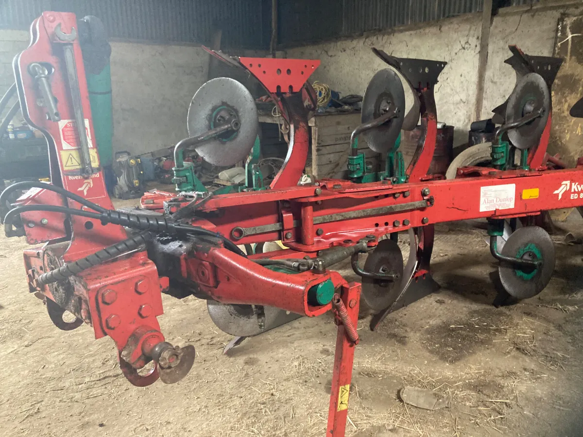 Used 4F Kverneland 4F ED Reversible Plough - Image 2