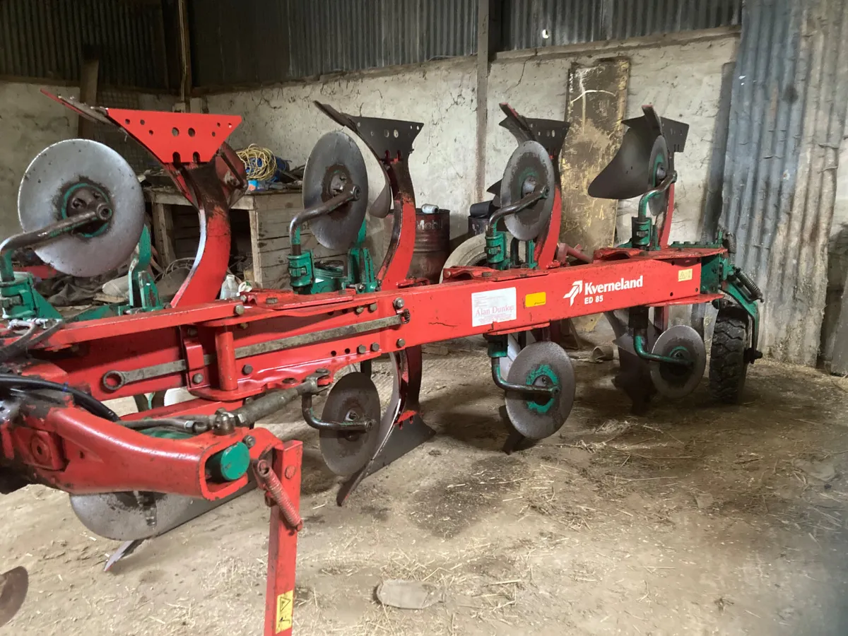 Used 4F Kverneland 4F ED Reversible Plough - Image 1