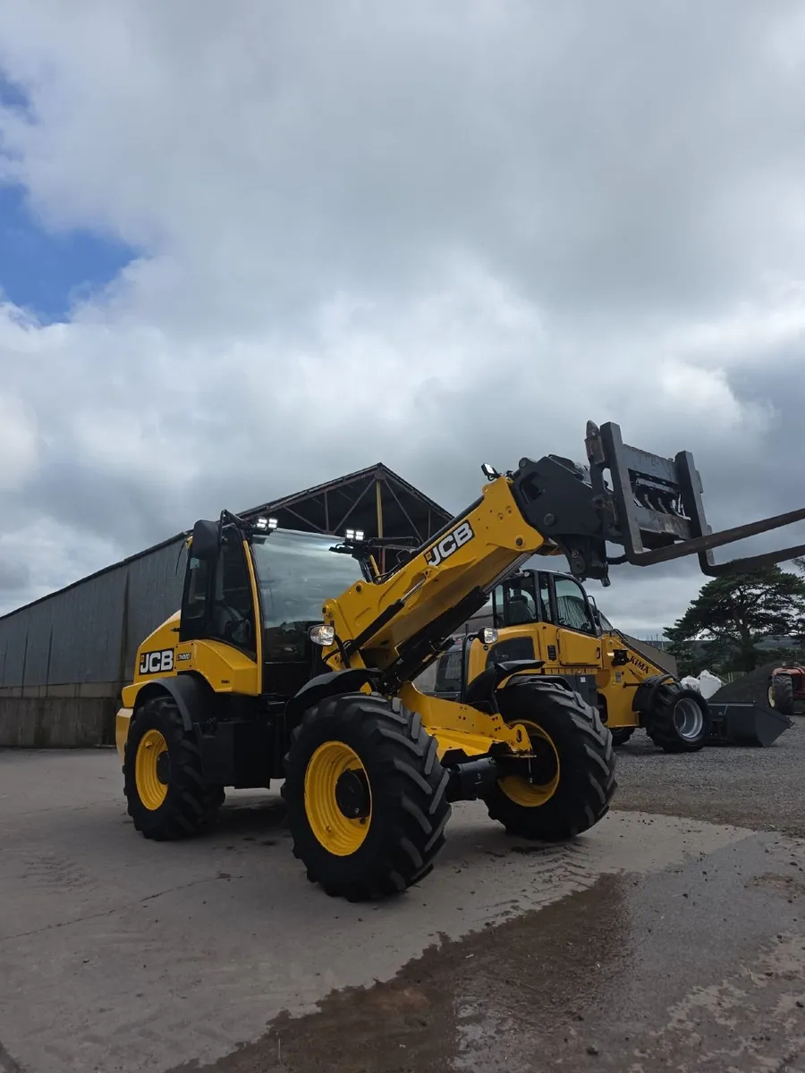 JCB 320S  2021 - Image 2