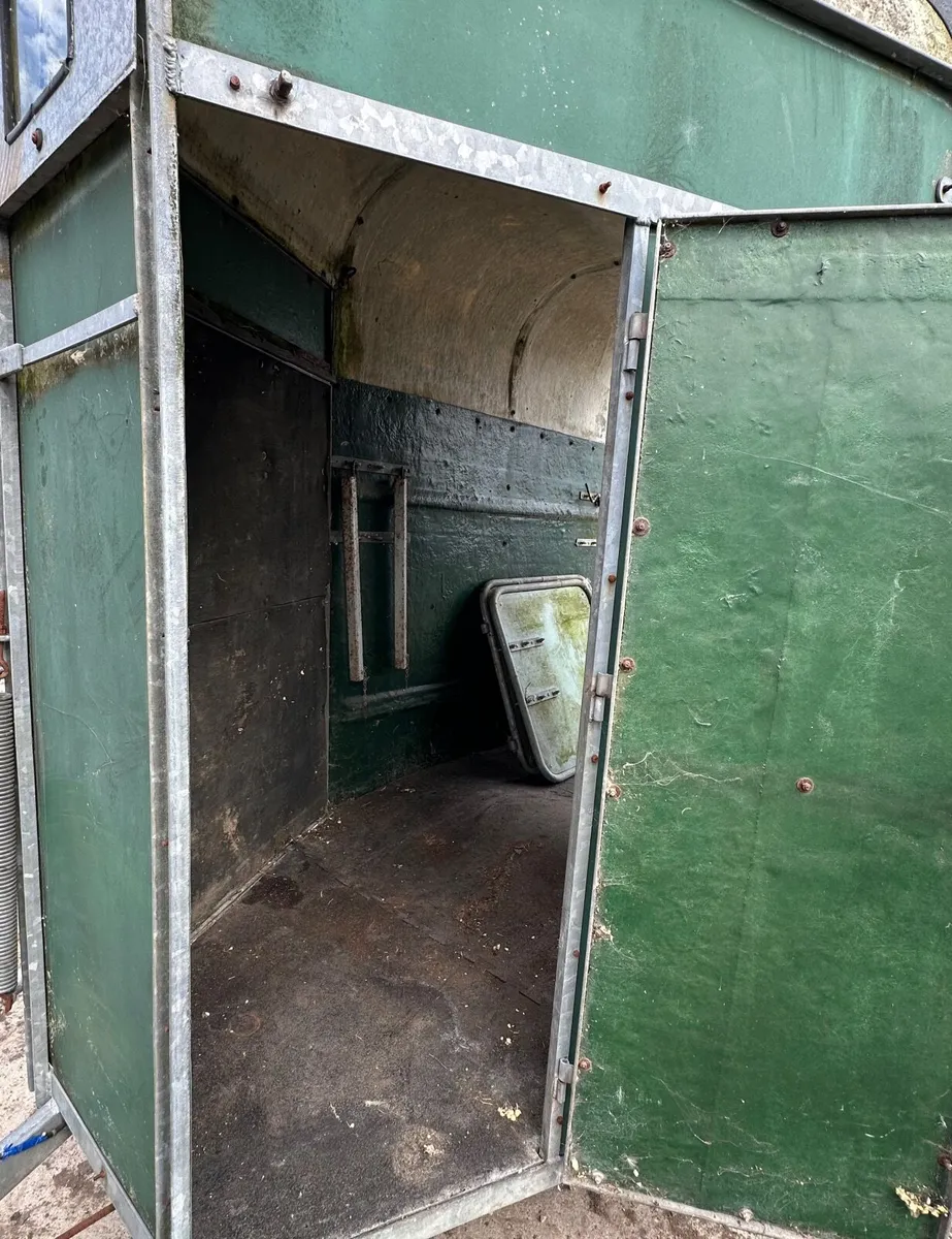 Horse trailer - Image 4
