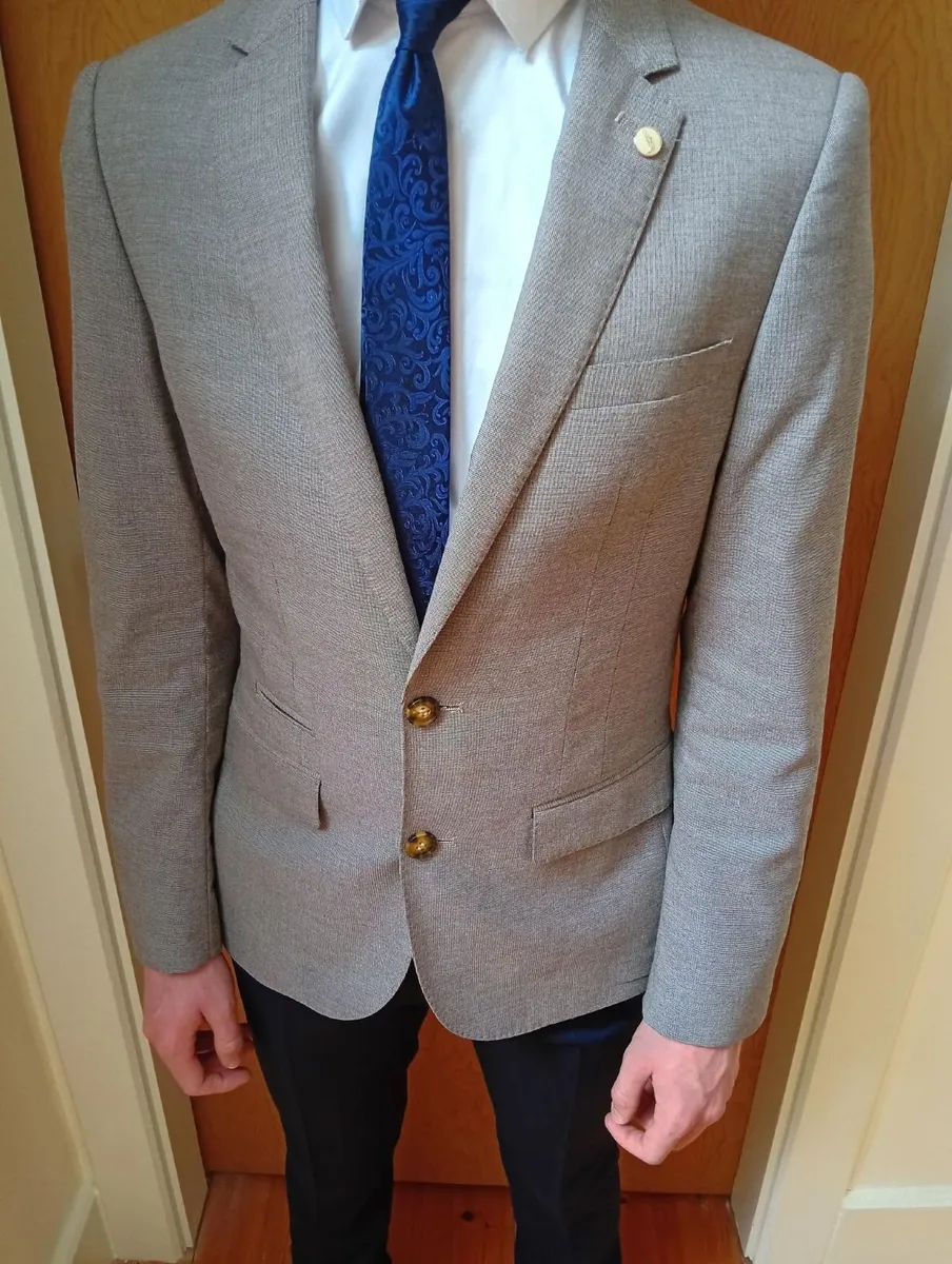 Men's suit (young man/teenager) - Image 2