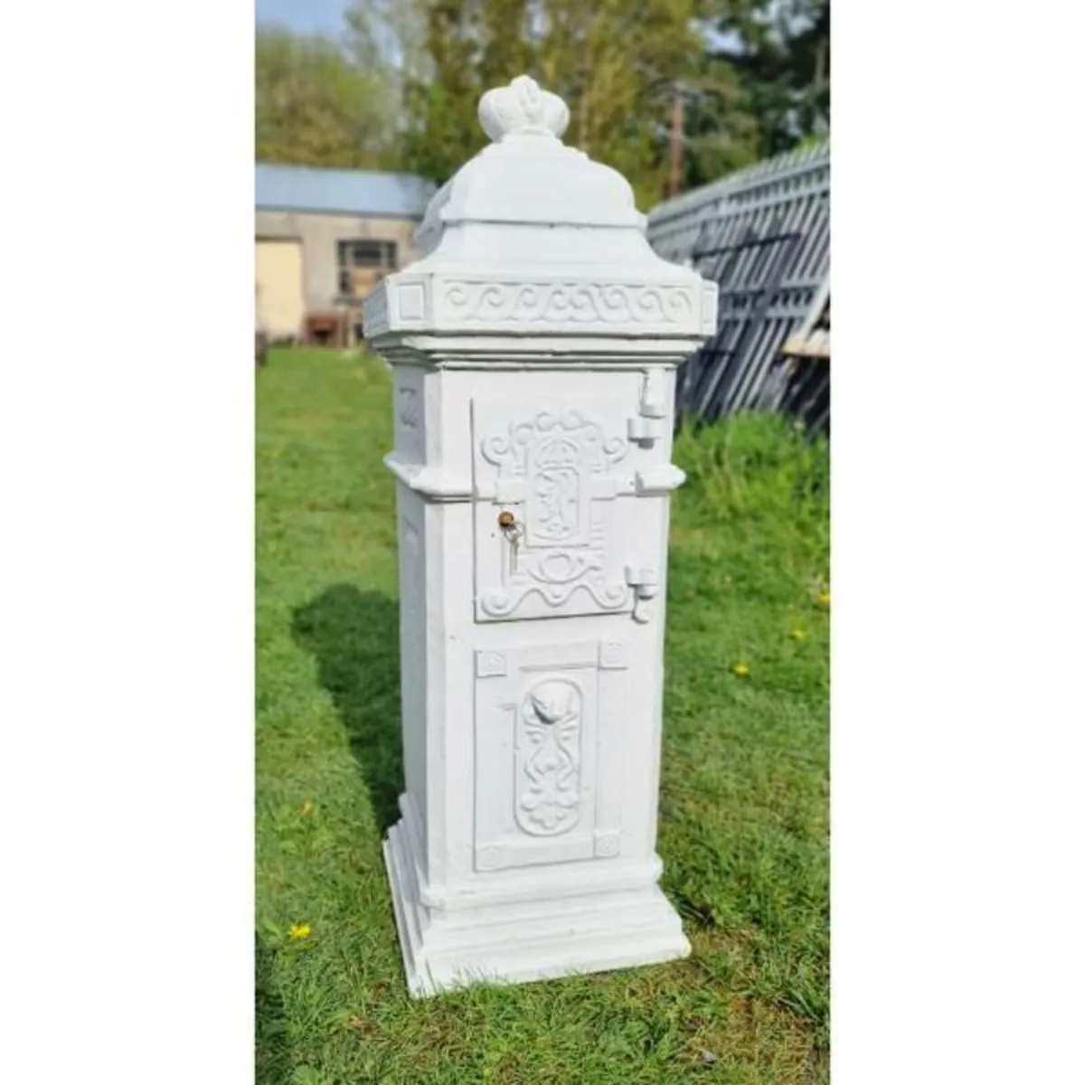Cast Iron Pillar Post box White CH R 1702B W - Image 3