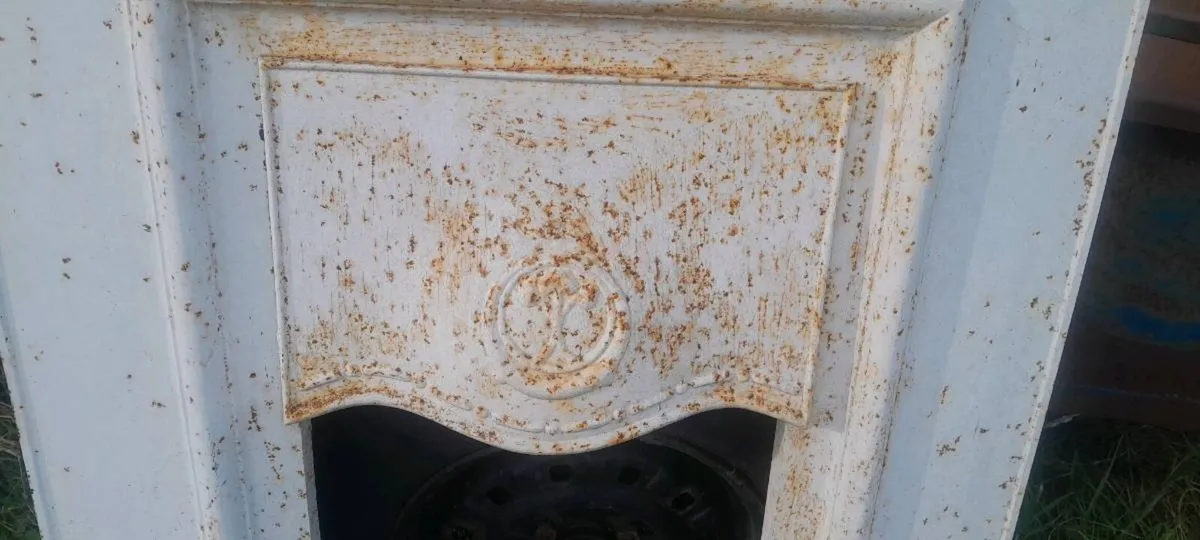 Retro fireplace surround - Image 2