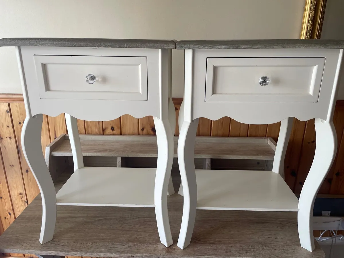 Bedroom furniture - Image 2