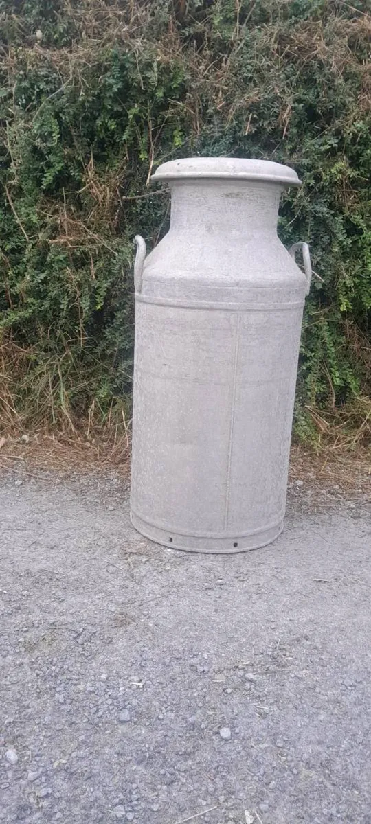 Old milk churn - Image 1