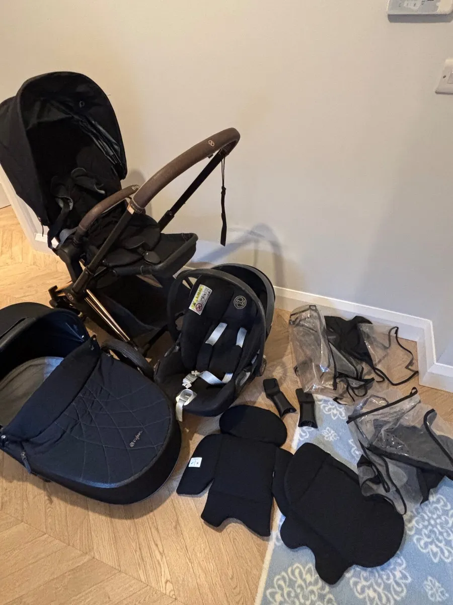 Cybex Priam Carrycot, Pushchair & Car seat - Image 1