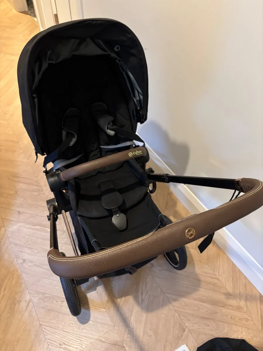 Cybex Priam Carrycot, Pushchair & Car seat - Image 2