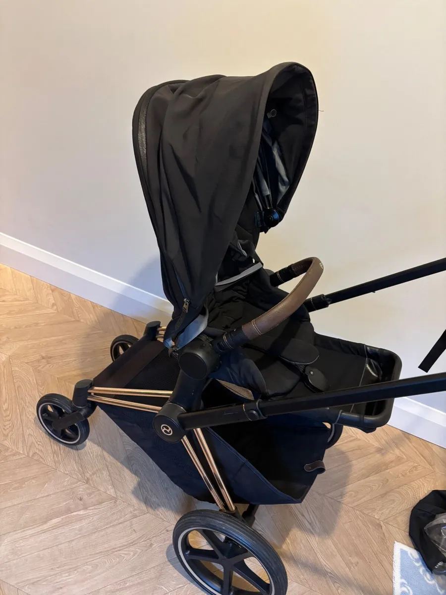Cybex Priam Carrycot, Pushchair & Car seat - Image 3
