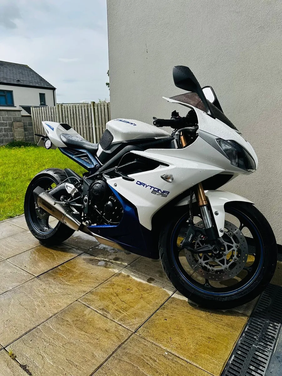 Triumph Daytona 675SE - Image 3