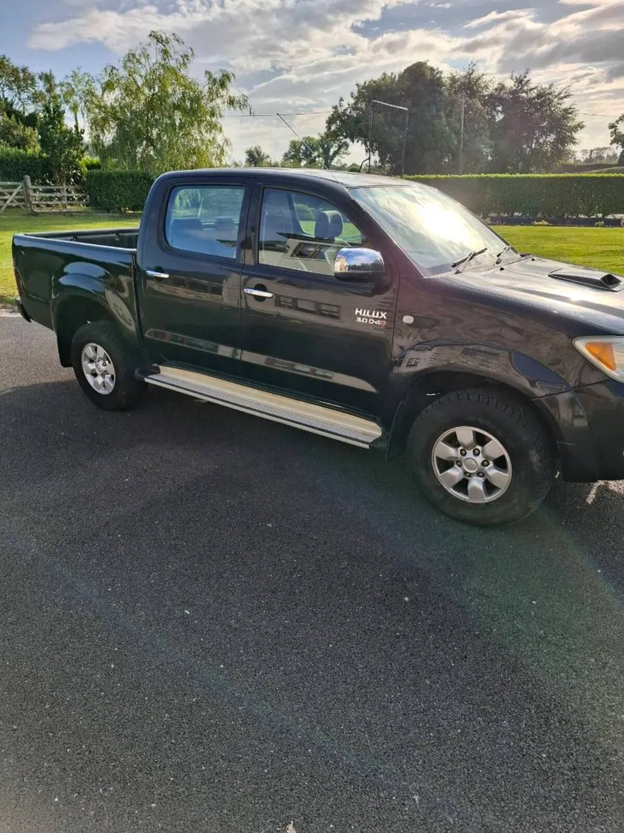 Toyota hilux - Image 2
