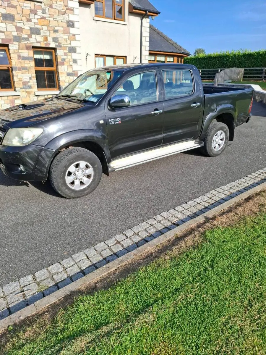 Toyota hilux - Image 3