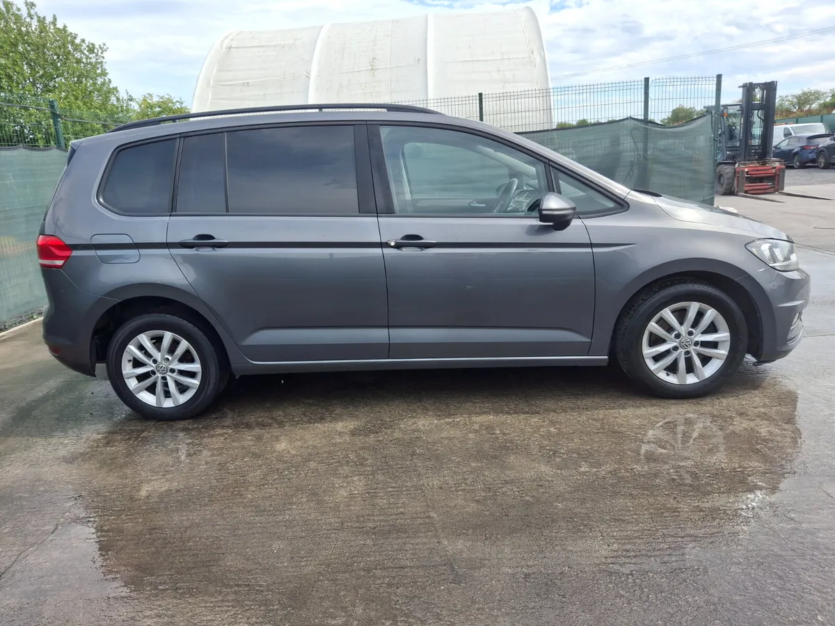 2018 Volkswagen Touran  7 seater  TDi - Image 3