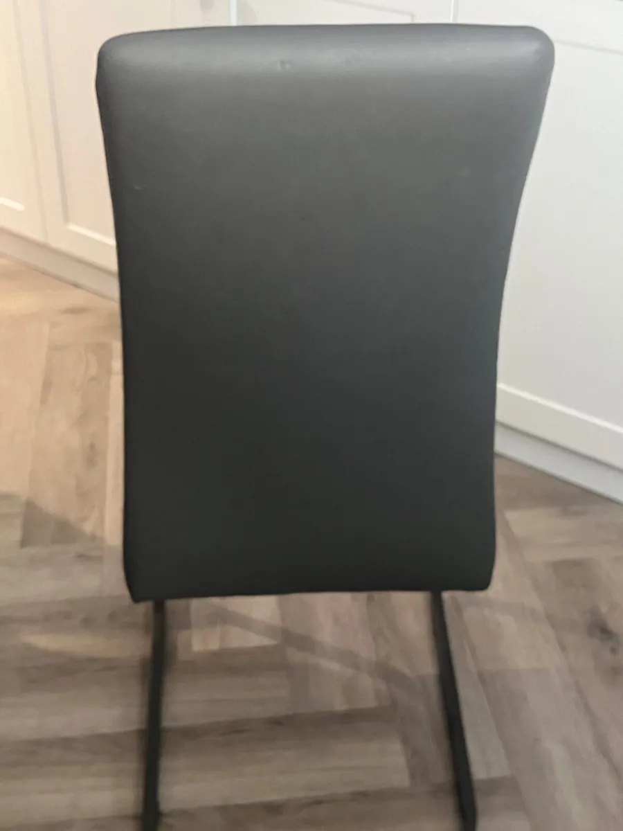 Dining table and chairs - Image 2
