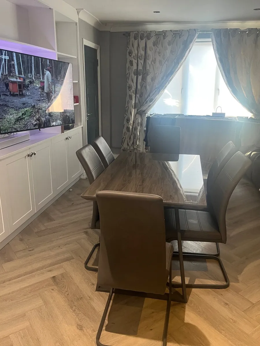 Dining table and chairs - Image 4