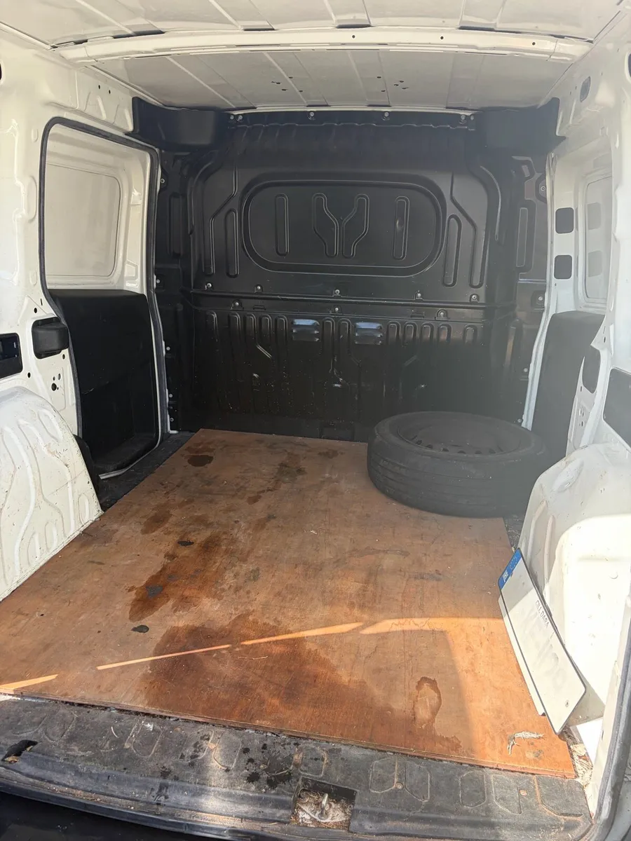 Fiat Doblo 2014 - Image 4
