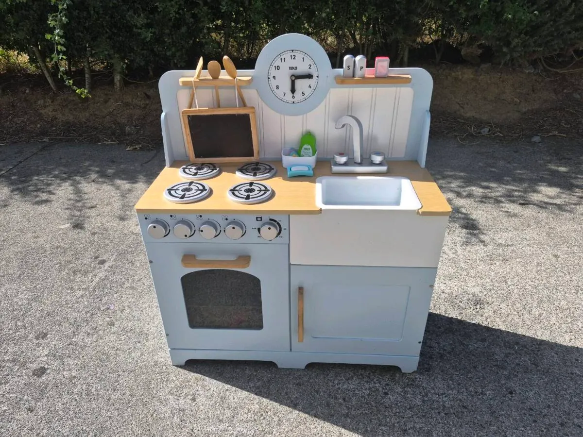 Toy country kitchen - Image 1