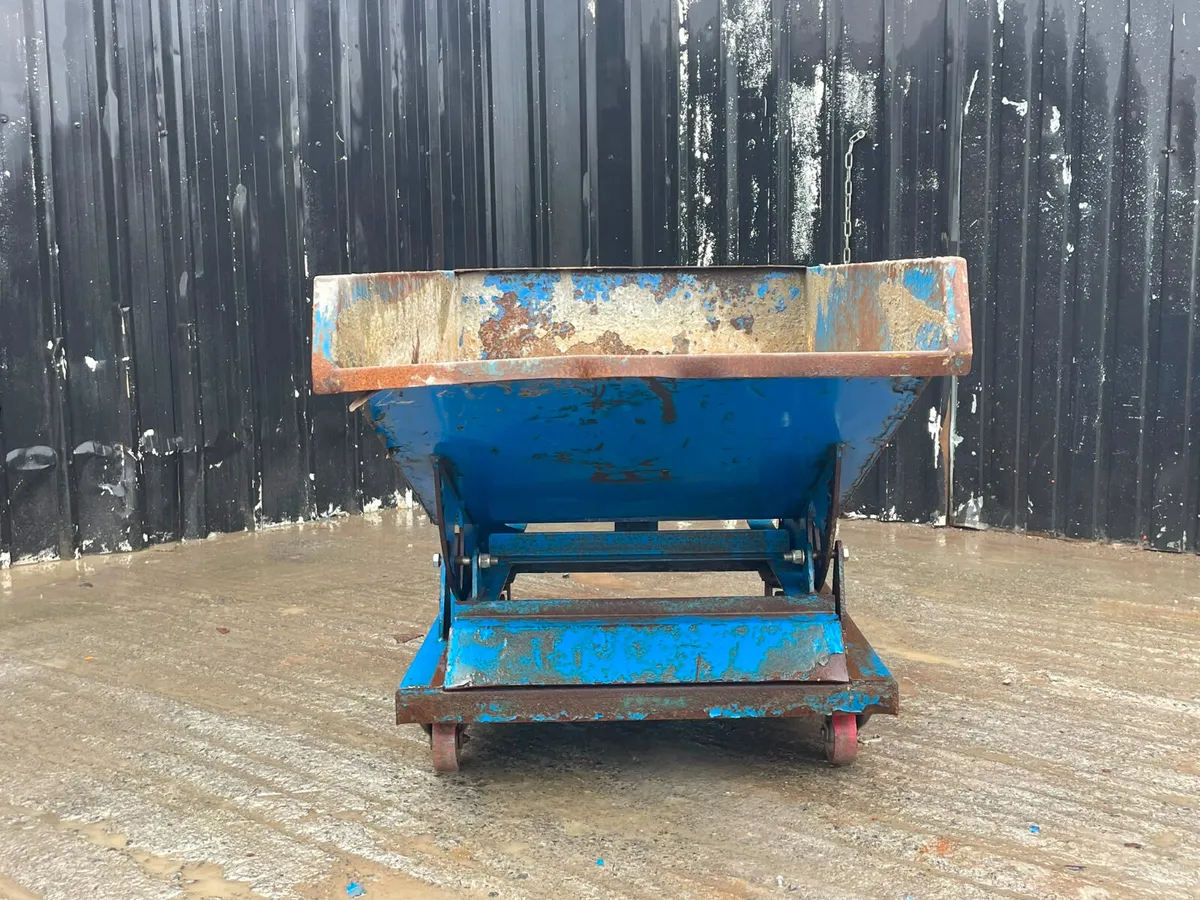 Tipping Forklift Skip - Image 2