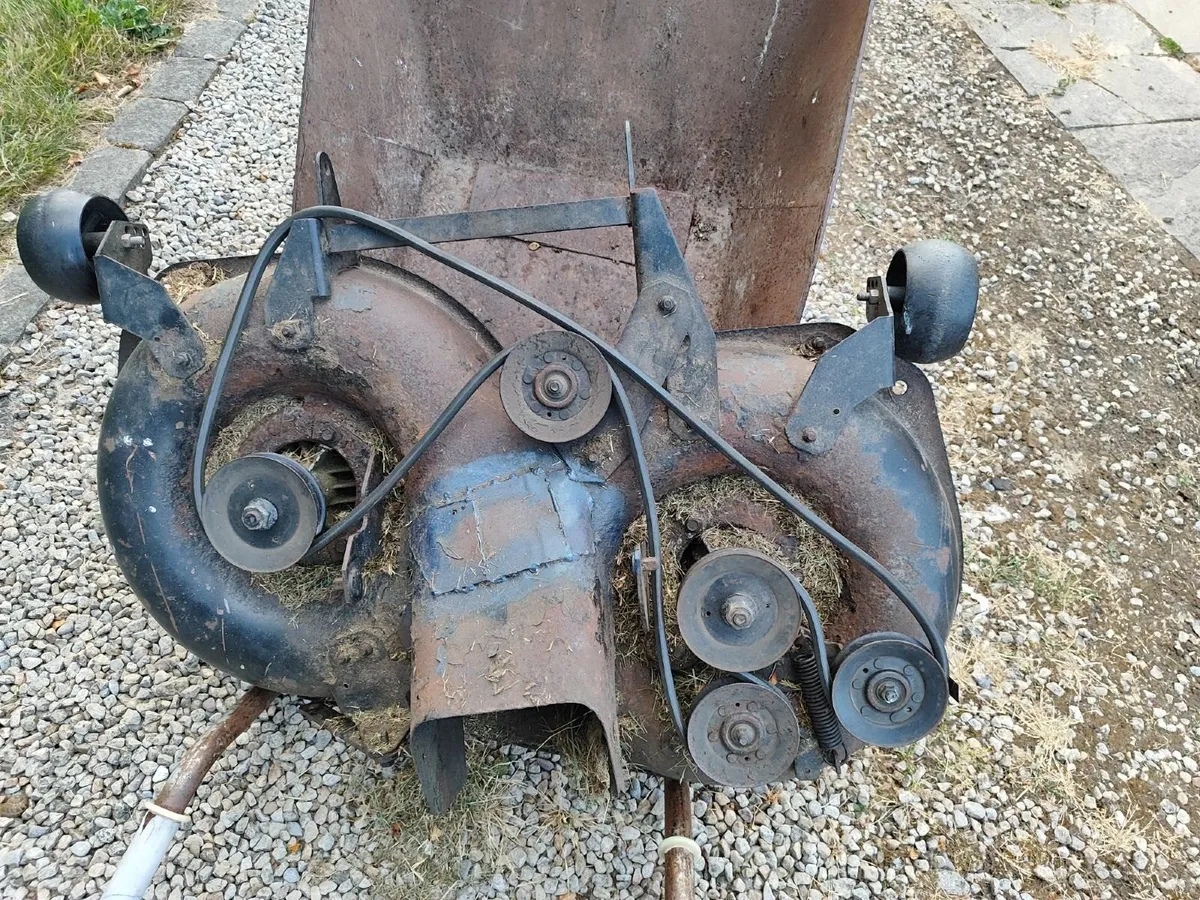 Husqvarna CT151 Ride on lawnmower Kohler 15HP - Image 4