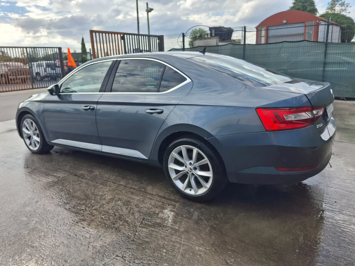 162 Skoda Superb  Tdi   Full Leather - Image 4