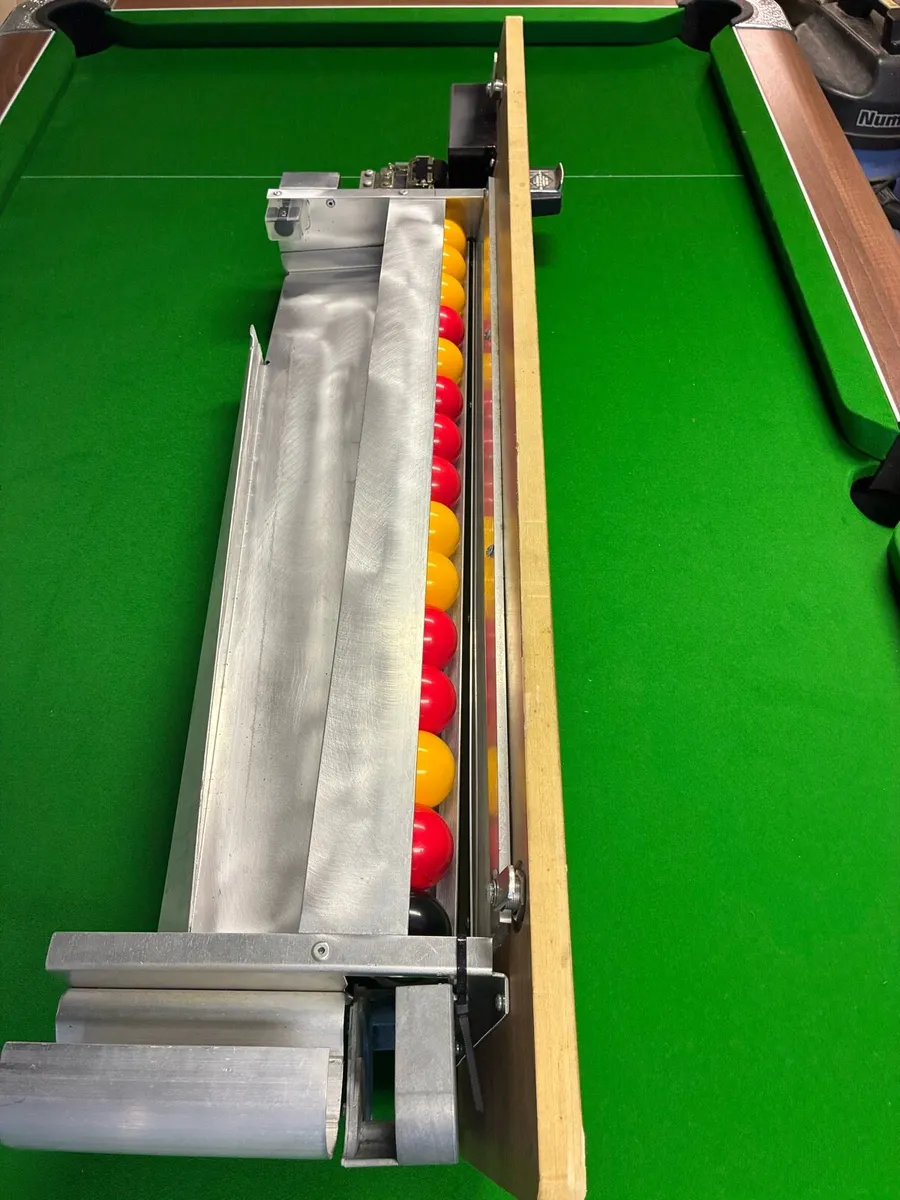 Coin operated Supreme Pool Table - Image 4
