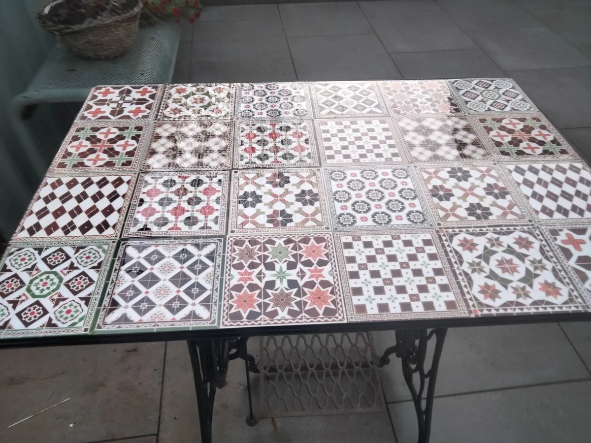 Garden Singer Table - Image 4