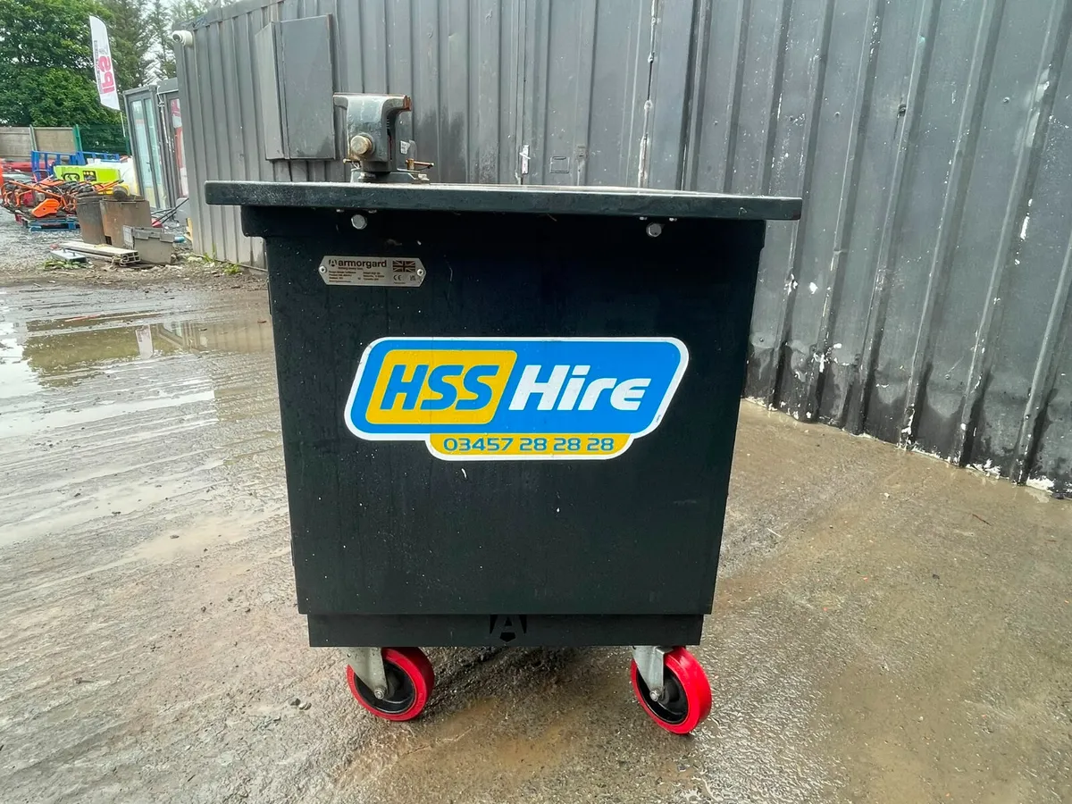 Armorgard Mobile Workbench with Bench Vice - Image 4