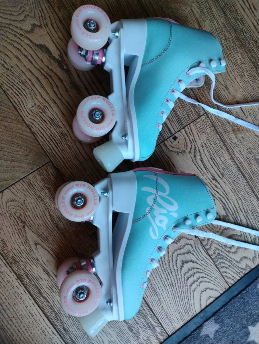 Roller skates - Image 1