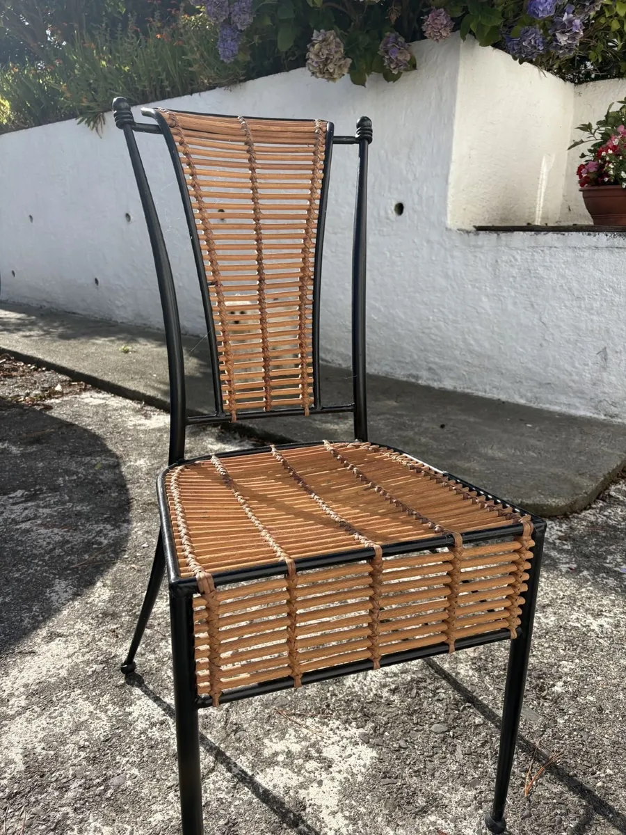 Table and Chairs - Image 2