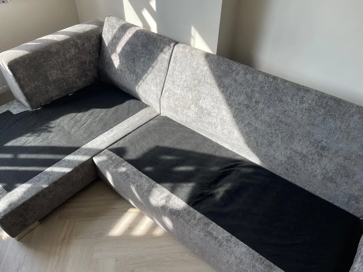 Corner Couch - Image 4