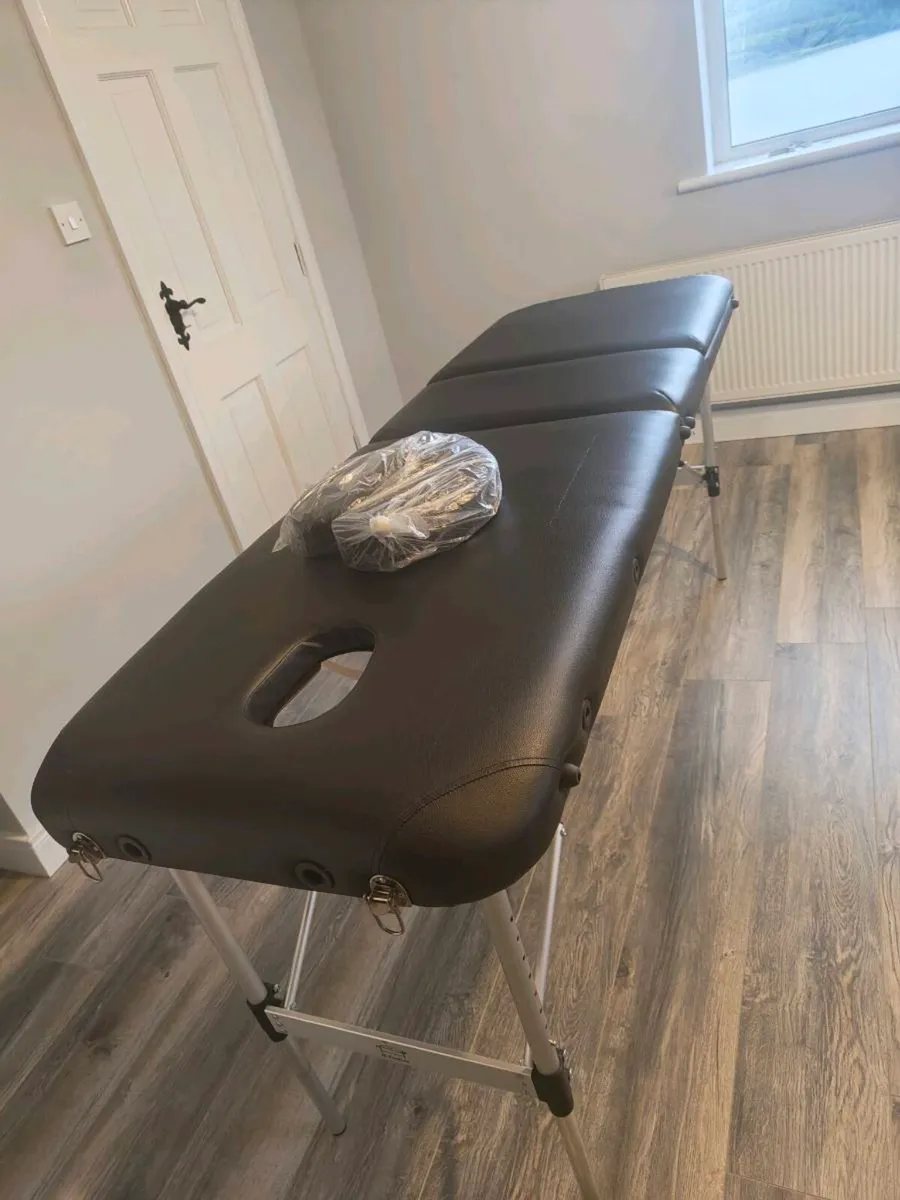 Beauty/massage bed - Image 1