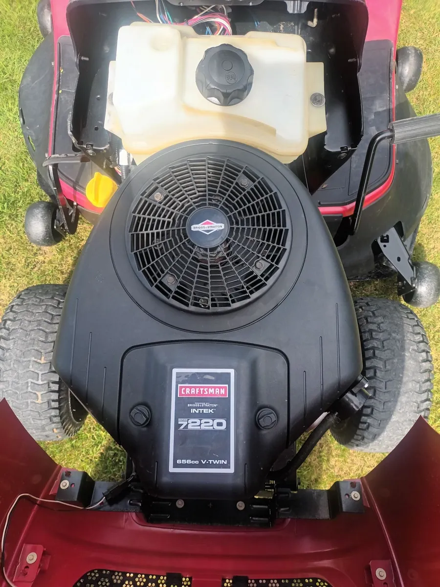 22hp  Hydrostatic  42inch Cut - Image 4