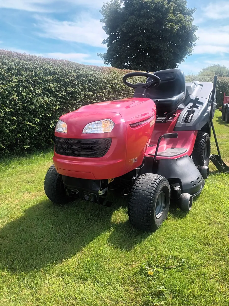 22hp  Hydrostatic  42inch Cut - Image 2
