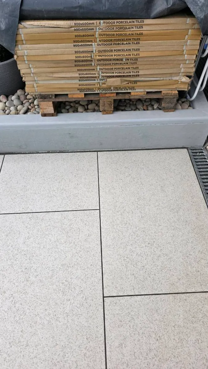 Granite effect porcelain 900 x 600 (20mm)