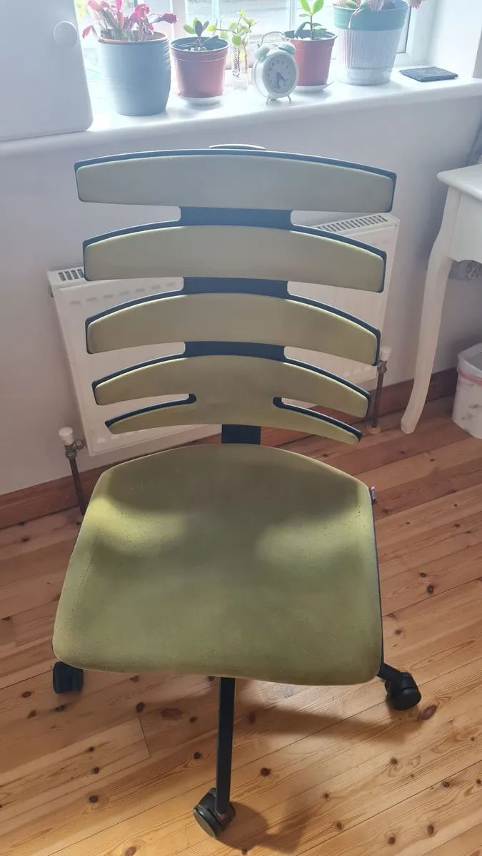 Desk chair - Image 1