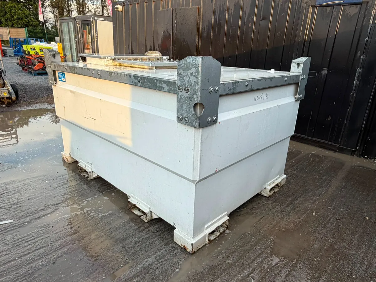 Western 3000L Stackable Bunded Bowser - Image 3